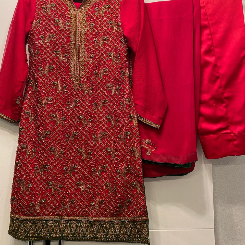 Pakistani three piece dress